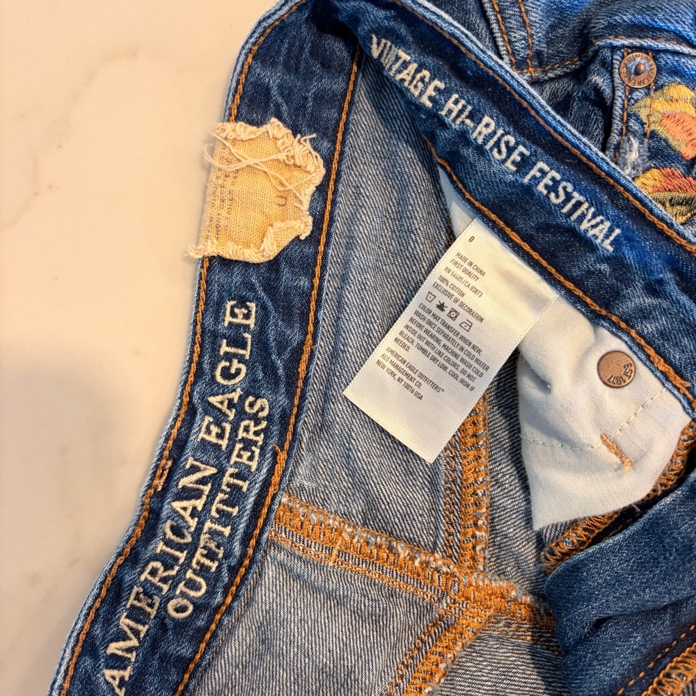 American Eagle Vintage Hi-Rise Festival Embroidered Denim Shorts 0 - Picture 3 of 4